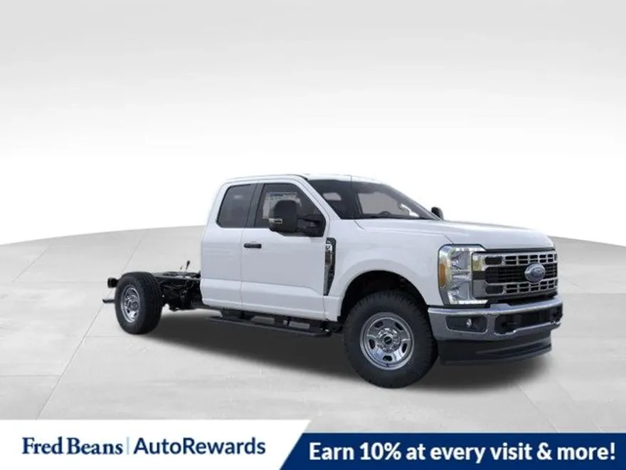 2025 Ford F-350 XL photo 1