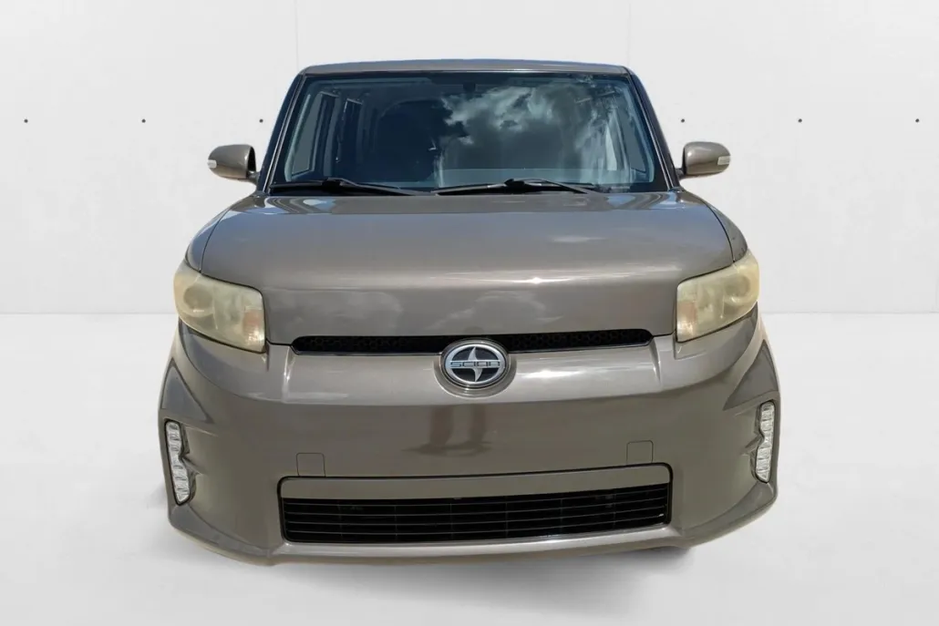 2013 Scion xB Base photo 1