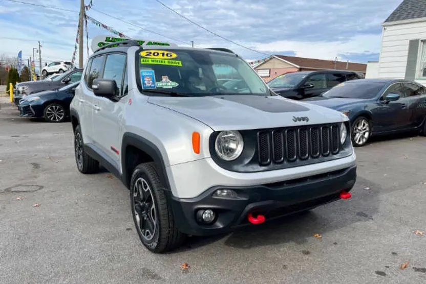 2016 Jeep Renegade Trailhawk photo 1