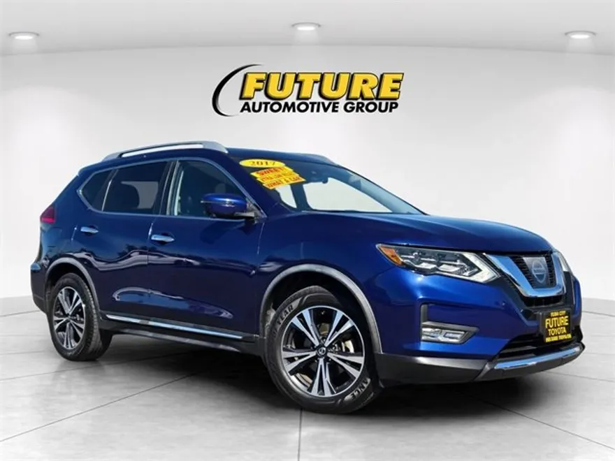 2017 Nissan Rogue SL photo 1