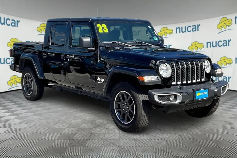 2023 Jeep Gladiator Overland photo 1