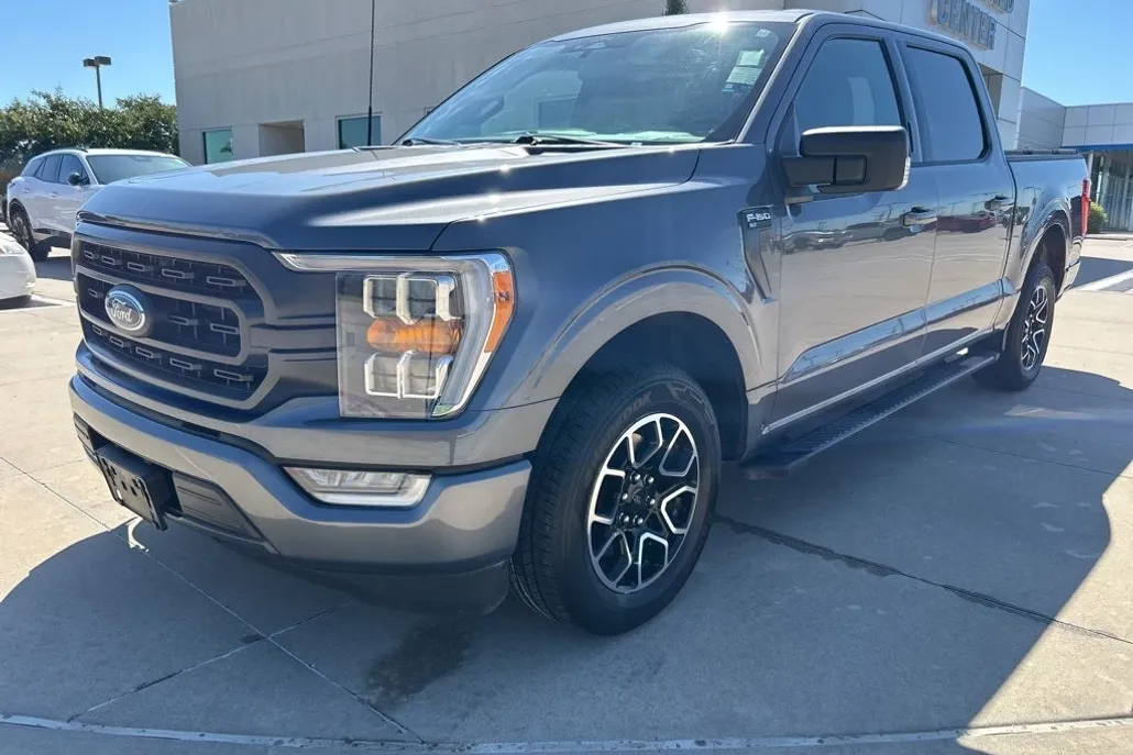 2022 Ford F-150 XLT photo 1