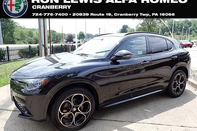 2025 Alfa Romeo Stelvio Sprint Base photo 1