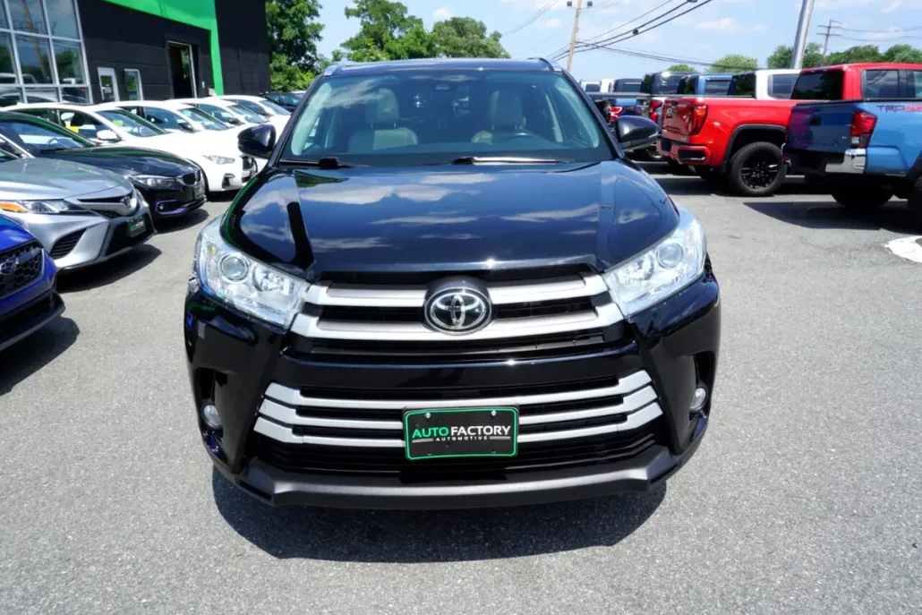 2019 Toyota Highlander SE XLE photo 1