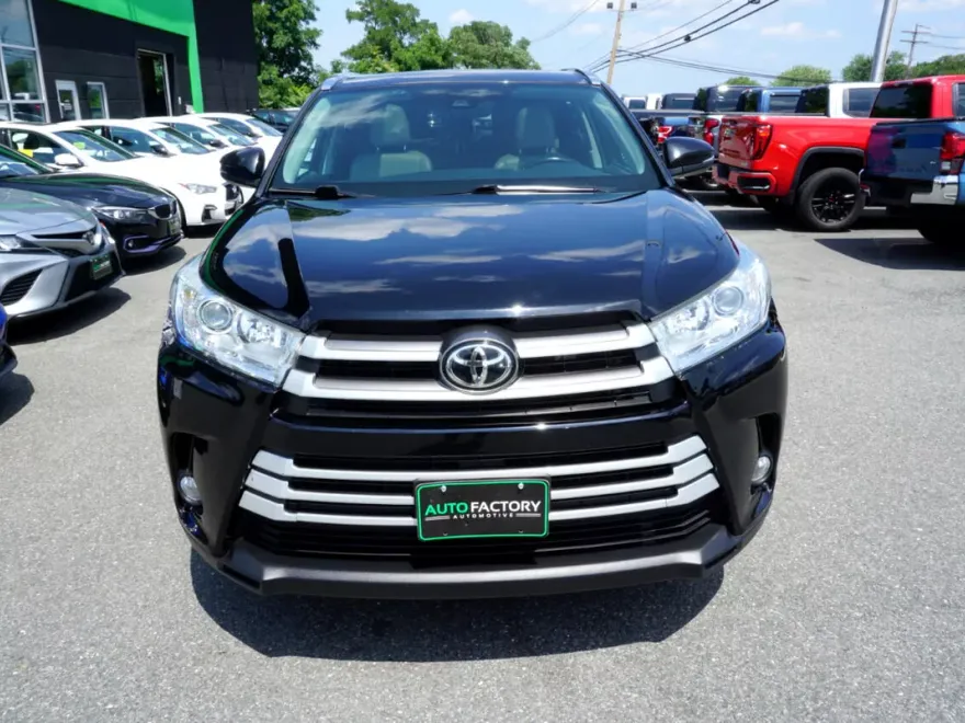 2019 Toyota Highlander SE XLE photo 1