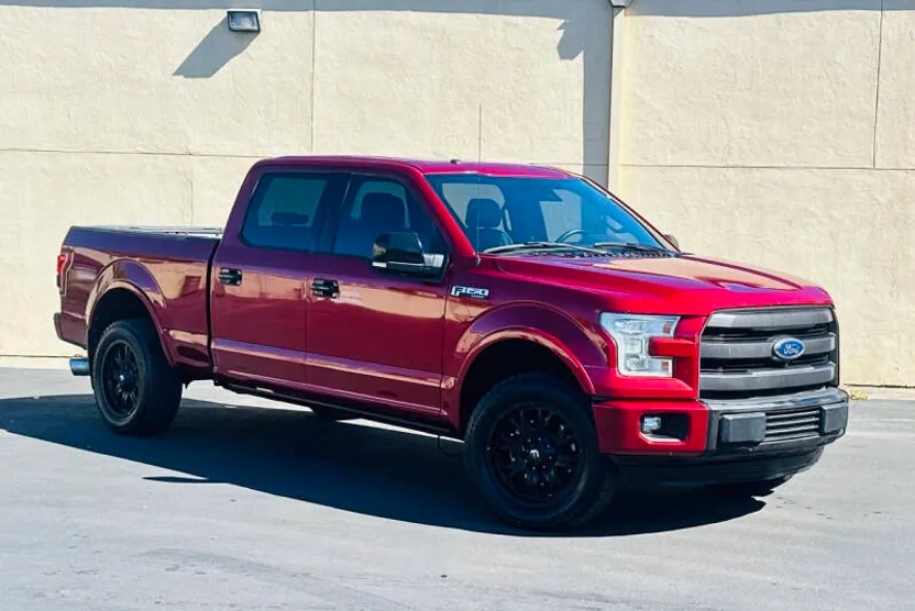 2015 Ford F-150 Lariat photo 1