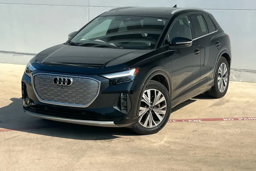 2023 Audi Q4 40 E-tron Premium Plus photo 1
