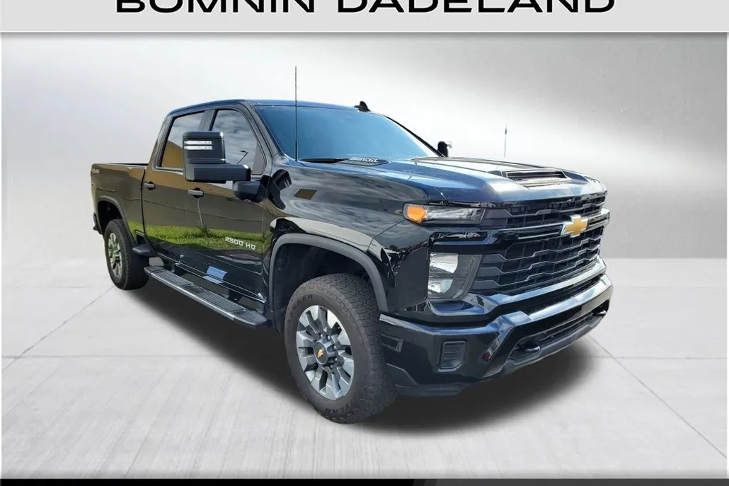 2024 Chevrolet Silverado 2500HD Custom photo 1