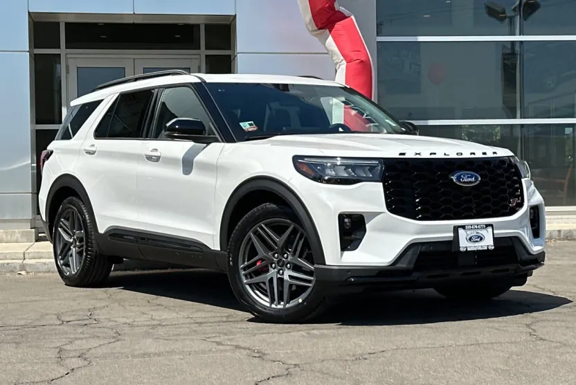 2025 Ford Explorer ST photo 1