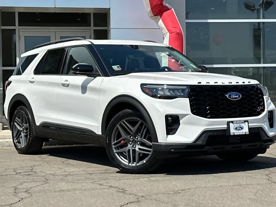 2025 Ford Explorer ST photo 1