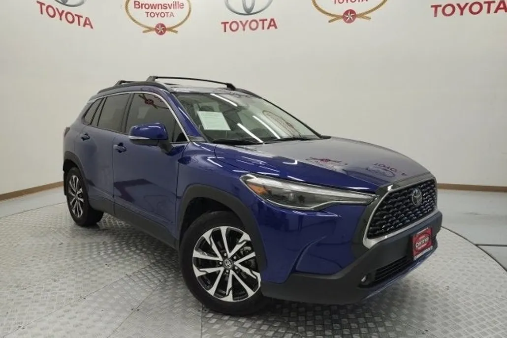 2024 Toyota Corolla Cross XLE photo 1