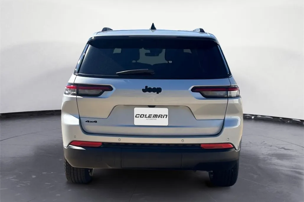 2025 Jeep Grand Cherokee Altitude photo 1