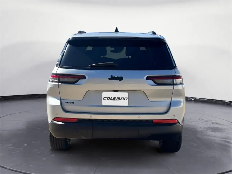 2025 Jeep Grand Cherokee Altitude photo 1