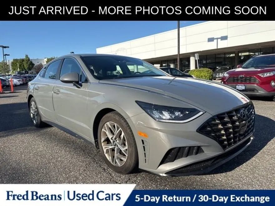 2022 Hyundai Sonata SEL photo 1