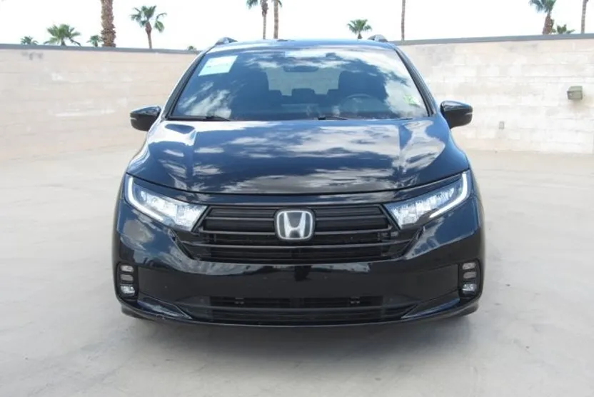 2023 Honda Odyssey Sport photo 1