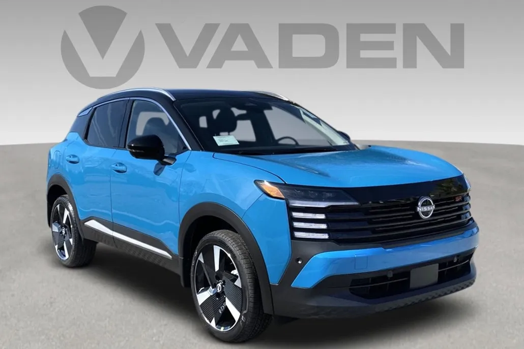 2025 Nissan Kicks SR photo 1