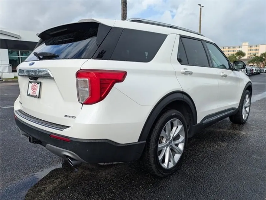 2022 Ford Explorer Platinum photo 1