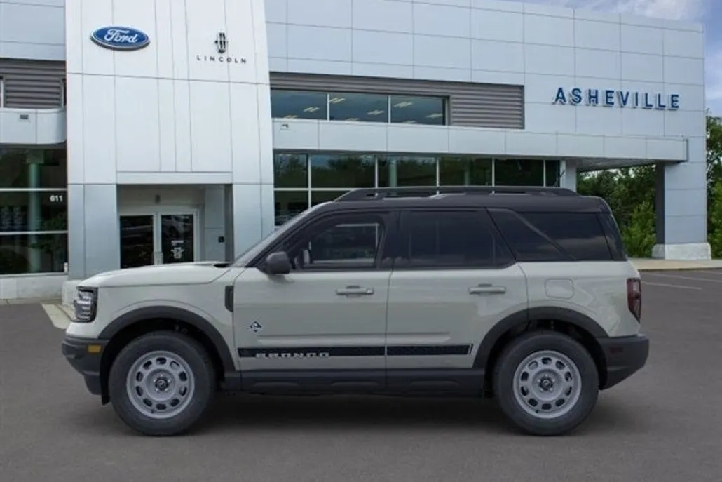 2024 Ford Bronco Sport Outer Banks photo 1
