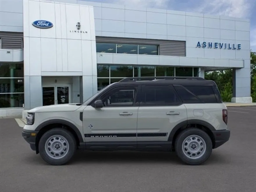 2024 Ford Bronco Sport Outer Banks photo 1