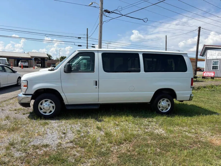 2014 Ford E-350 photo 1
