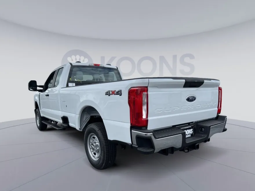 2025 Ford F-250 photo 1