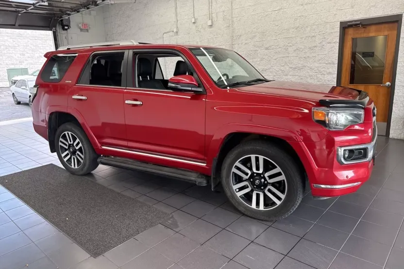 2022 Toyota 4Runner Limited photo 1