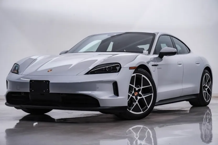 2025 Porsche Taycan photo 1