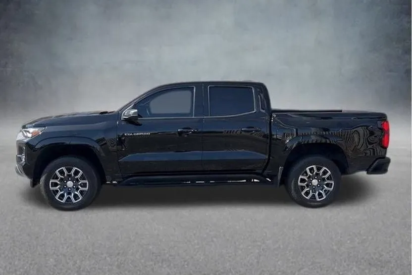 2023 Chevrolet Colorado LT photo 1