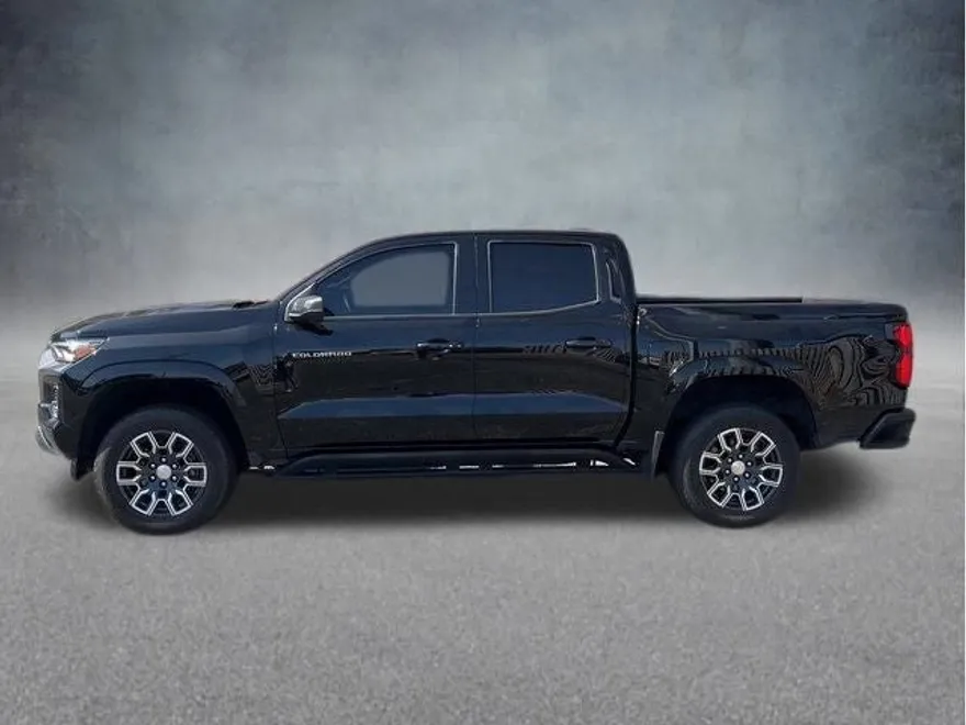 2023 Chevrolet Colorado LT photo 1