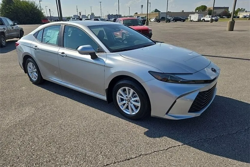 2026 Toyota Camry LE photo 1