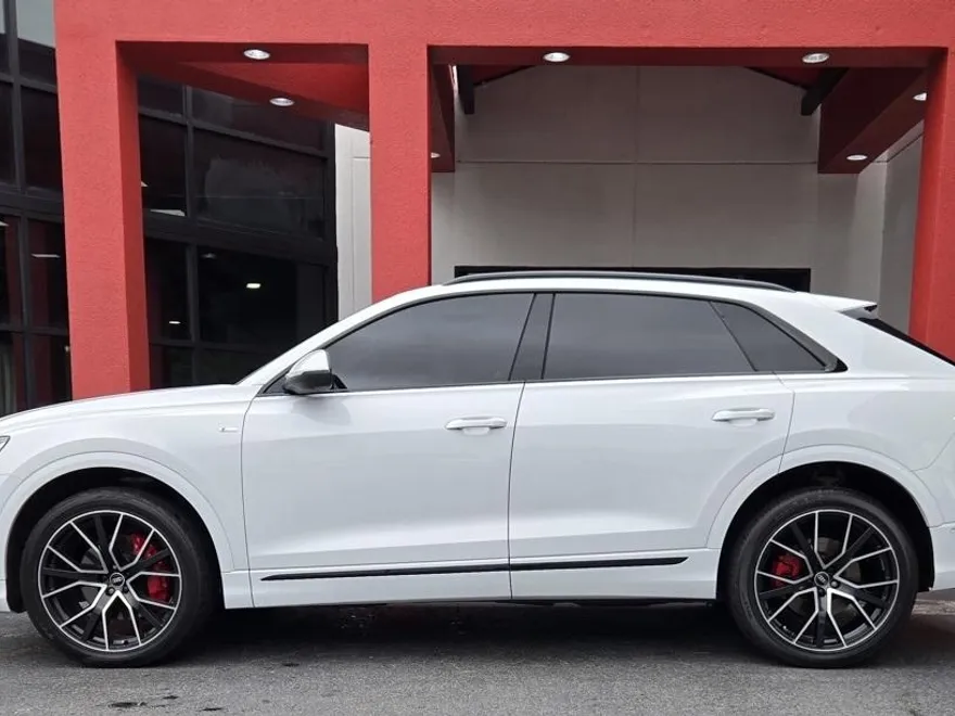 2021 Audi Q8 55 Premium Plus photo 1