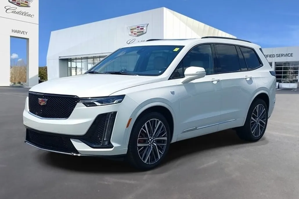 2025 Cadillac XT6 Sport photo 1