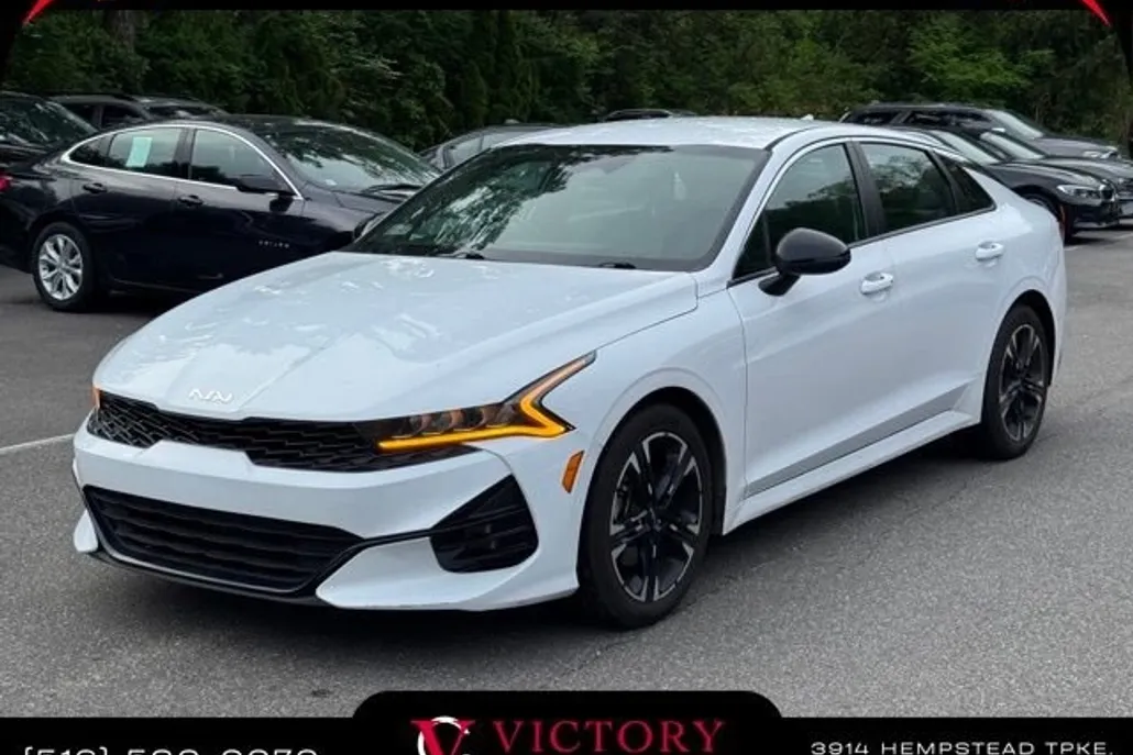 2022 Kia K5 GT-Line photo 1