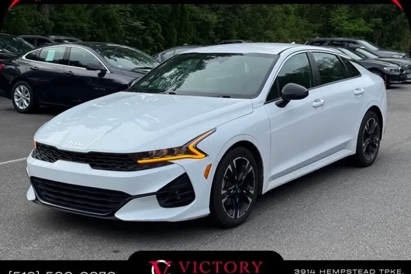 2022 Kia K5 GT-Line photo 1