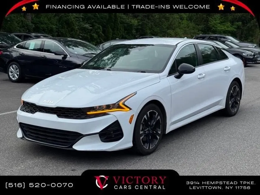 2022 Kia K5 GT-Line photo 1