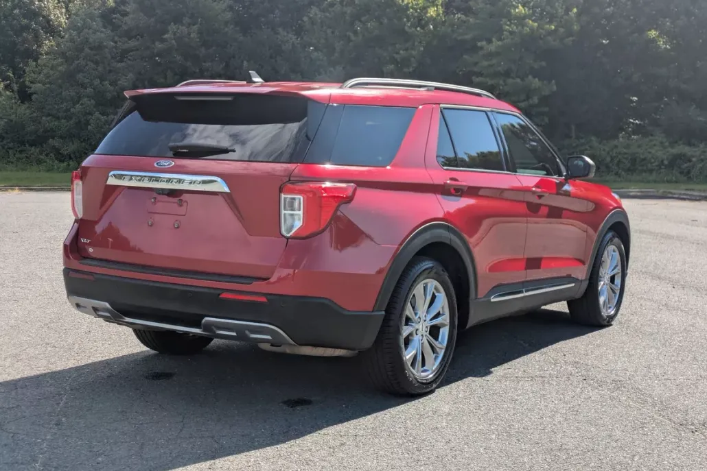 2022 Ford Explorer XLT photo 1