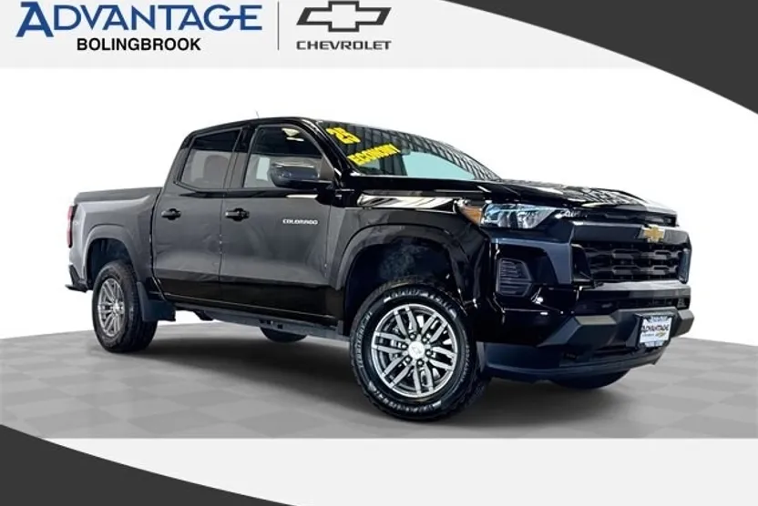 2025 Chevrolet Colorado Work Truck LT photo 1