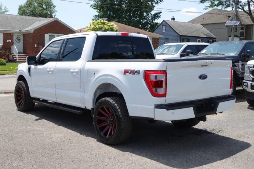 2023 Ford F-150 Lariat photo 1