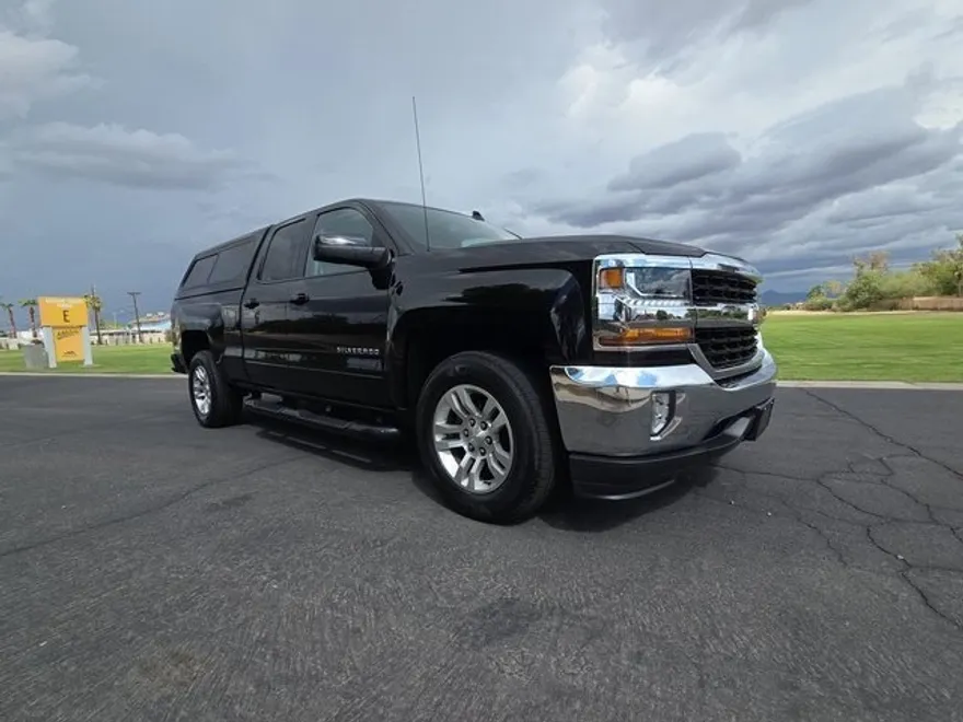 2018 Chevrolet Silverado 1500 LT photo 1
