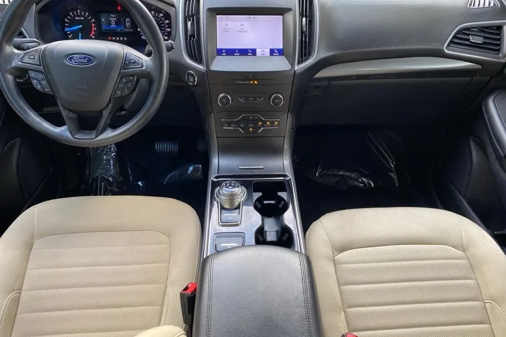 2020 Ford Edge SE photo 1