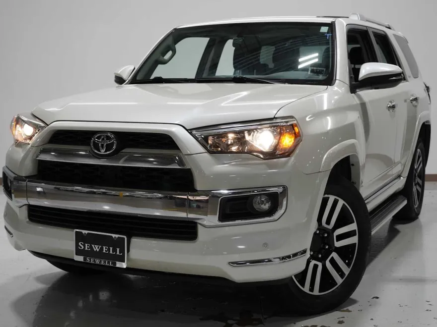 2016 Toyota 4Runner Limited photo 1