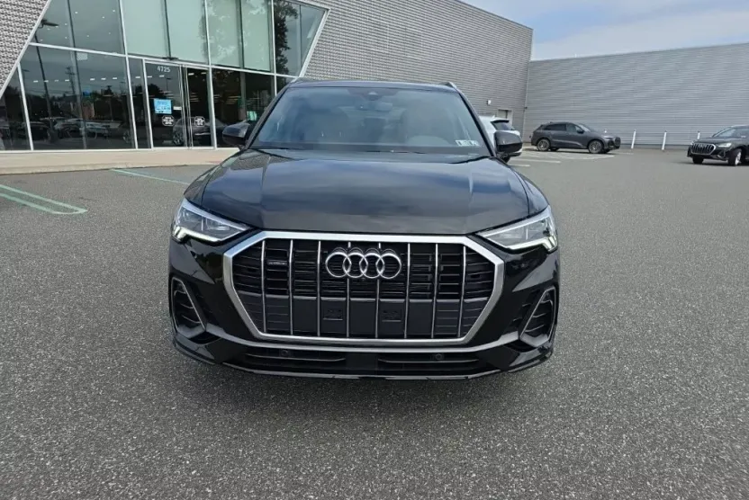 2025 Audi Q3 S line Premium Plus photo 1