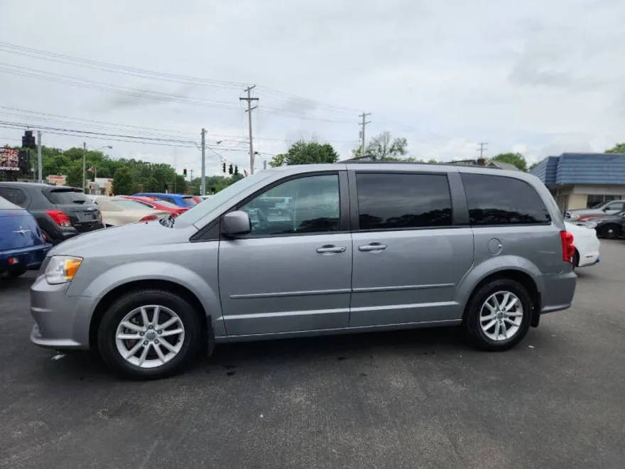 2014 Dodge Grand Caravan SXT photo 1