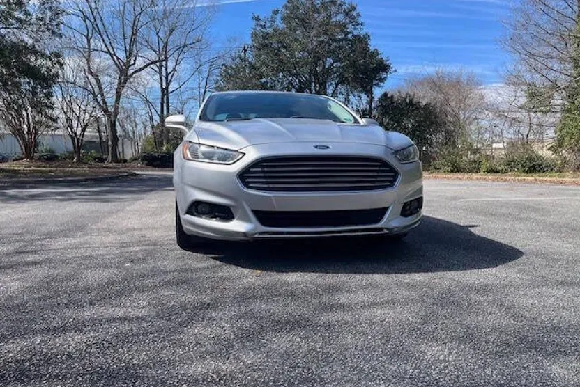 2015 Ford Fusion Energi SE photo 1