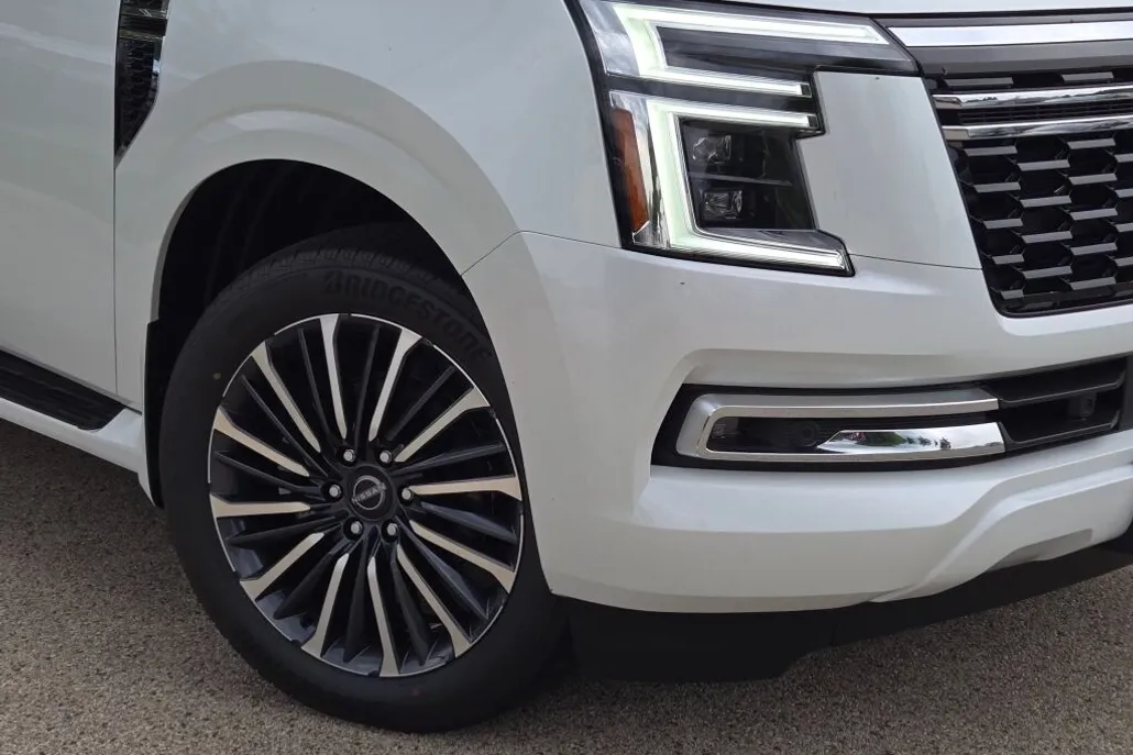 2025 Nissan Armada Platinum photo 1