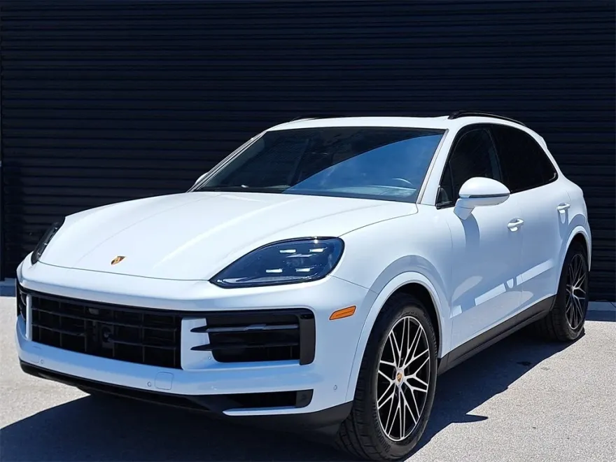 2025 Porsche Cayenne Base photo 1