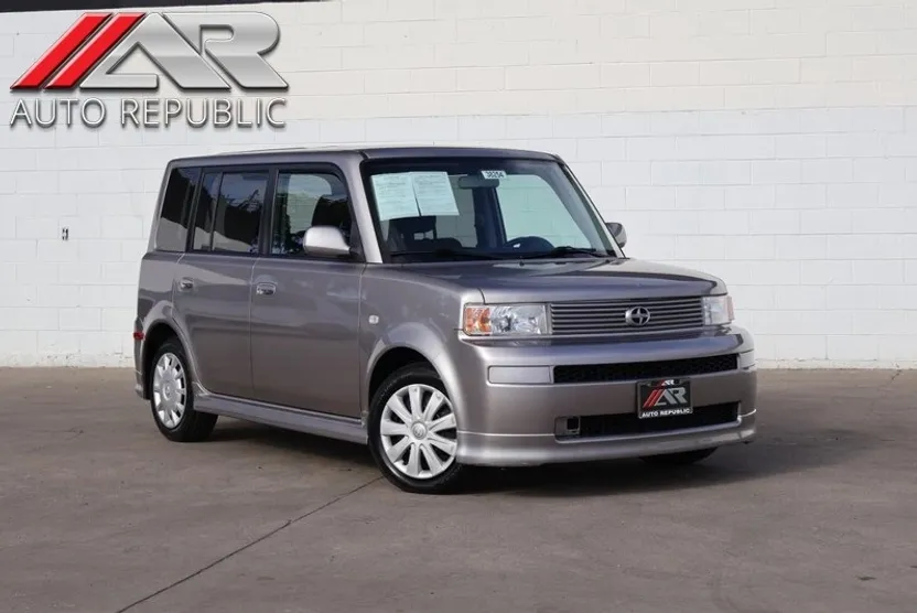 2005 Scion xB photo 1