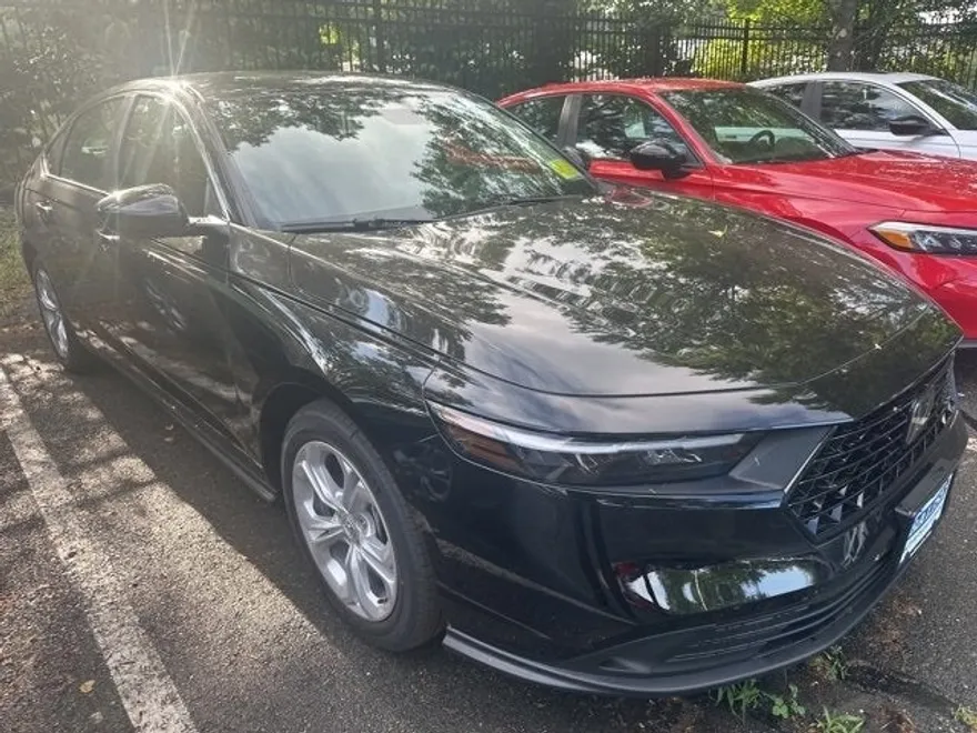 2025 Honda Accord LX photo 1