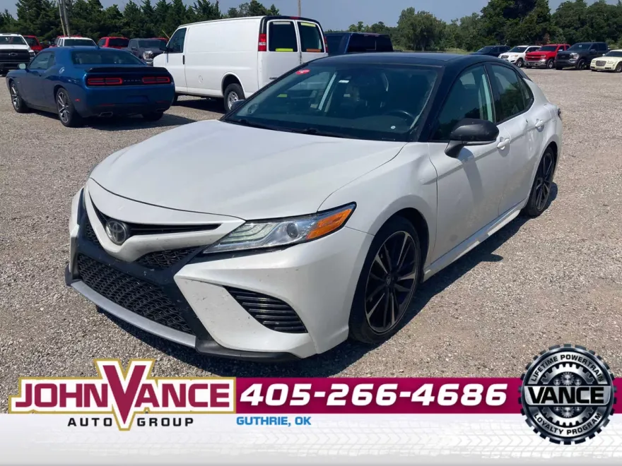 2020 Toyota Camry XSE photo 1