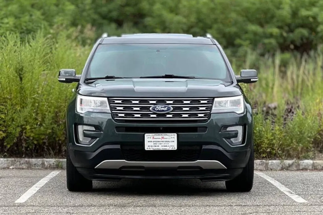 2016 Ford Explorer Limited photo 1